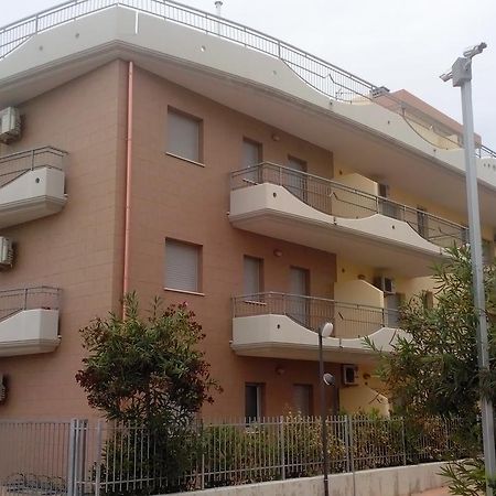 Residence Albadorata กัมโปมาริโน ภายนอก รูปภาพ