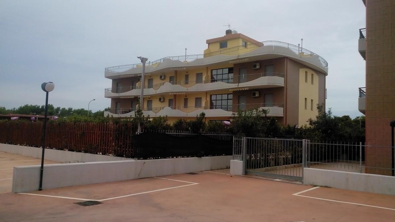 Residence Albadorata กัมโปมาริโน ภายนอก รูปภาพ
