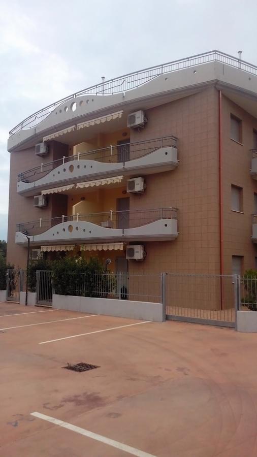 Residence Albadorata กัมโปมาริโน ภายนอก รูปภาพ